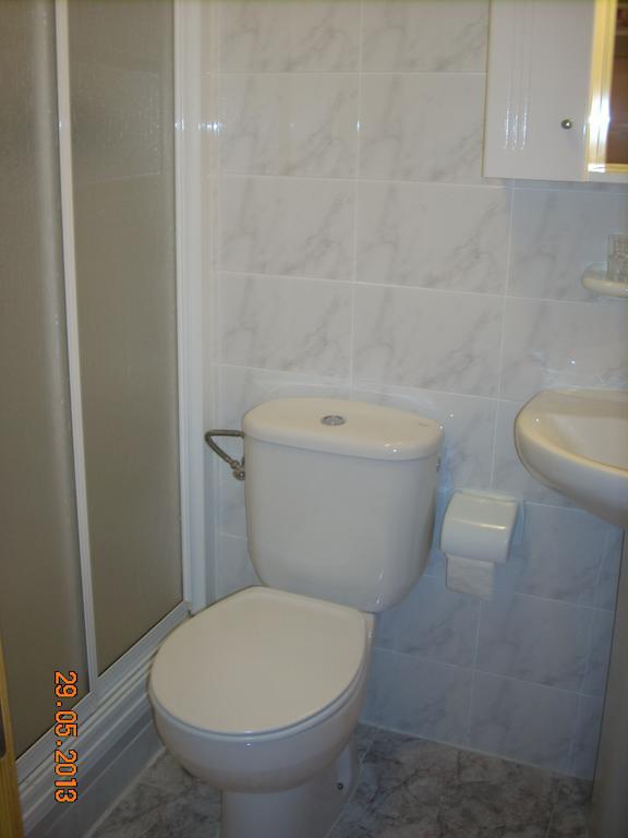 Twin Room Private Bathroom